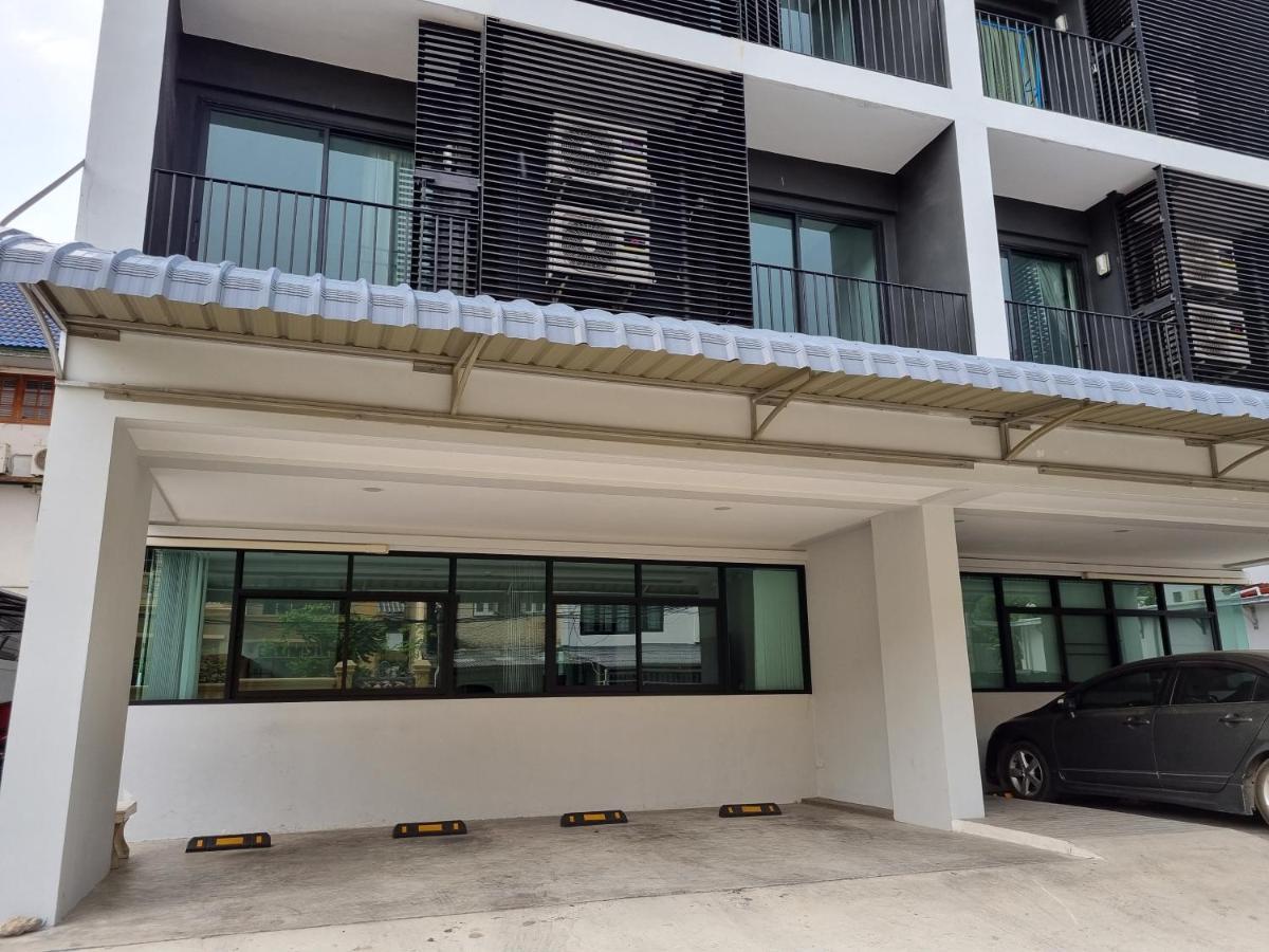 Tiara Place Bangkok Esterno foto