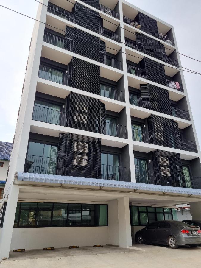 Tiara Place Bangkok Esterno foto